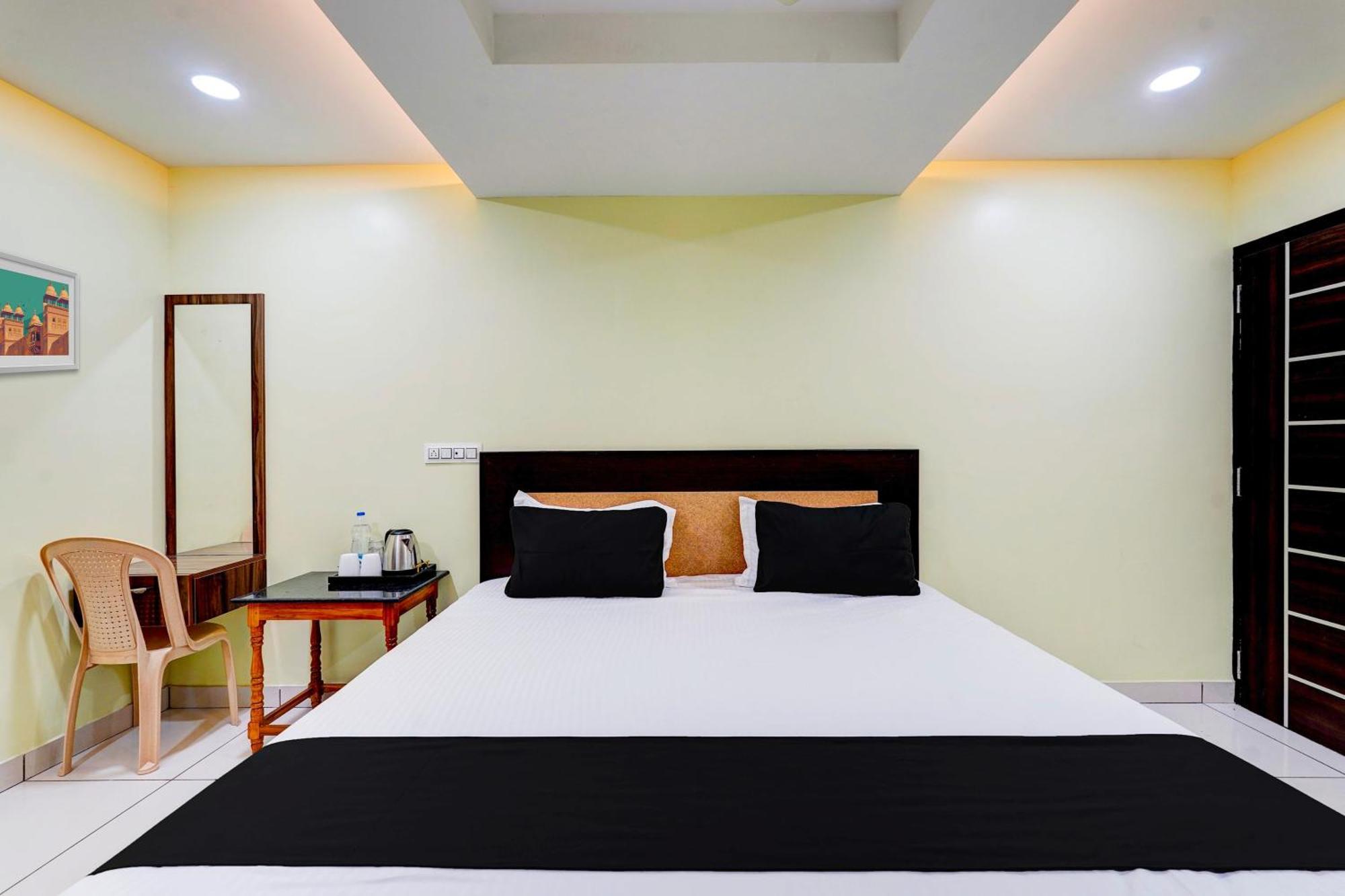 Super Hotel O Perungalathur Near Bus Stand Chennai Exteriör bild
